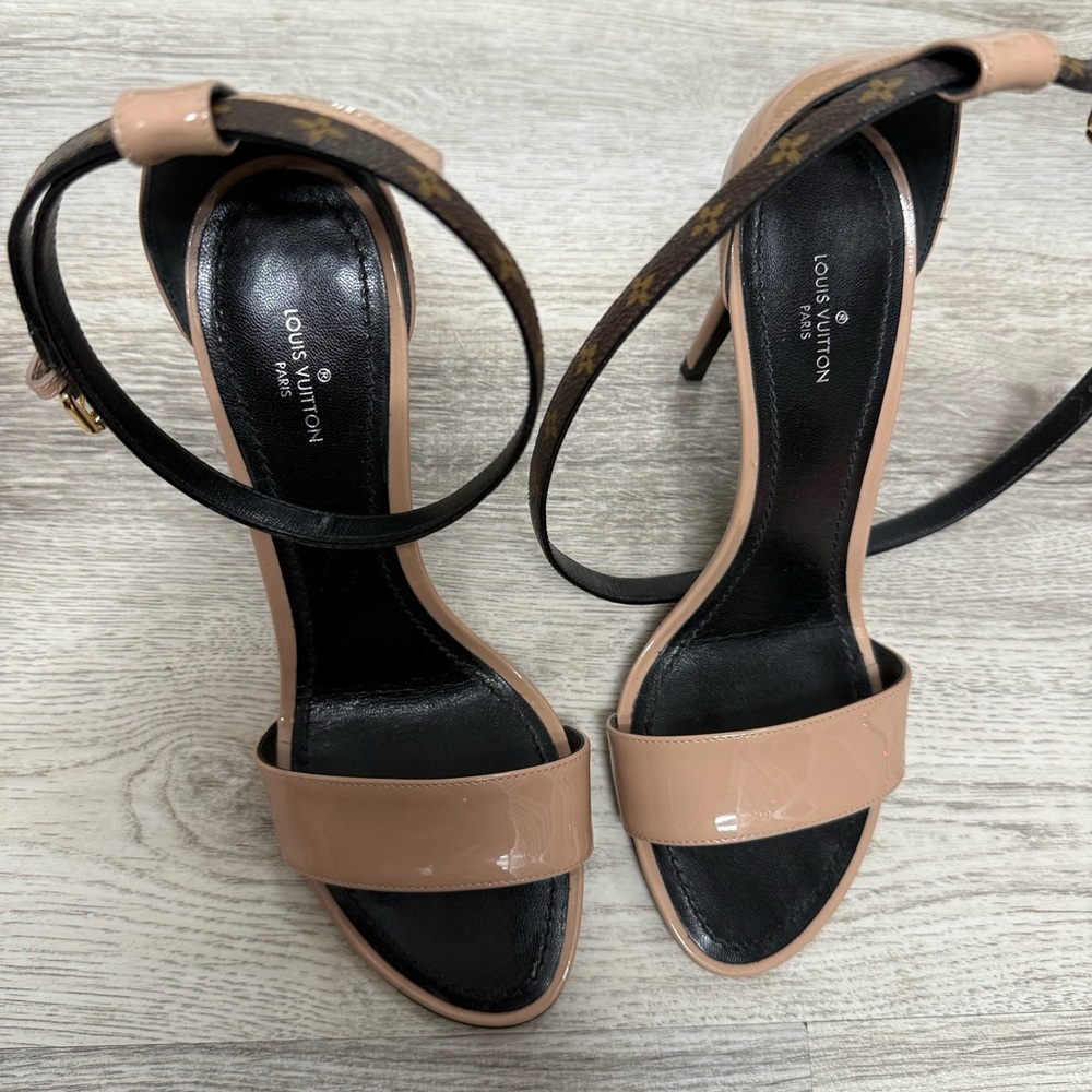 Louis Vuitton Nude and Black Heels